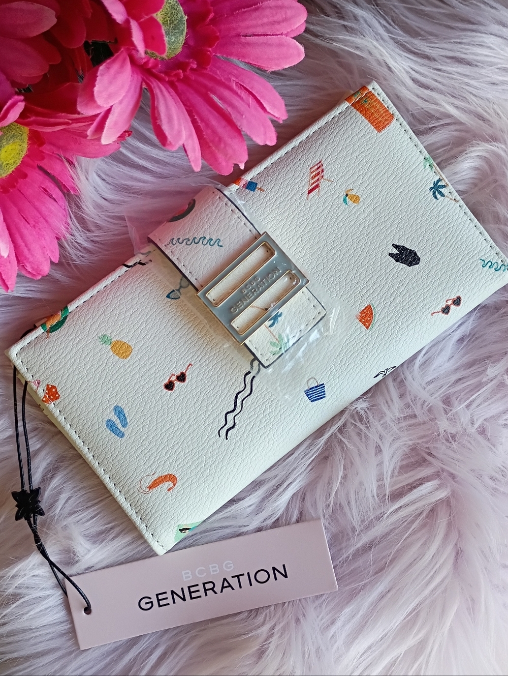 NEW BCBGeneration Summer Beach Themed Print Billfold Wallet